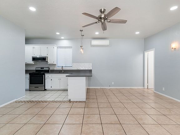 4th image of 1116 E 1st St #1116