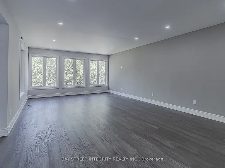 110 Holly Dr — Photo 6
