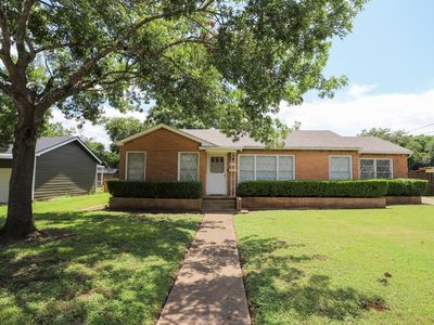 903 S Tyler St, Mcgregor, TX, 76657