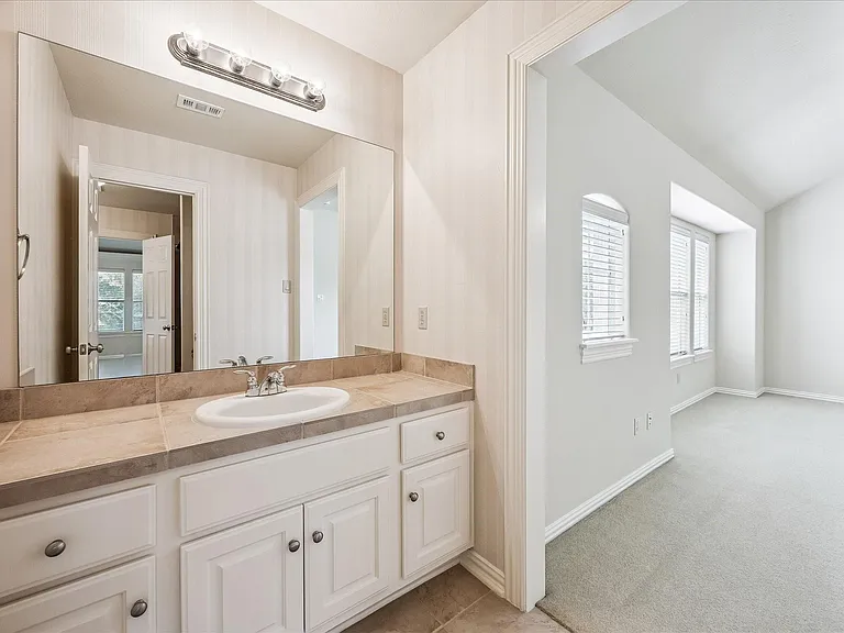 2210 Bywater Dr — Photo 46