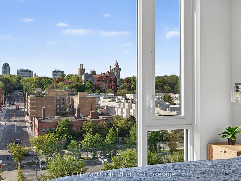 322 Dupont St #806 — Photo 7