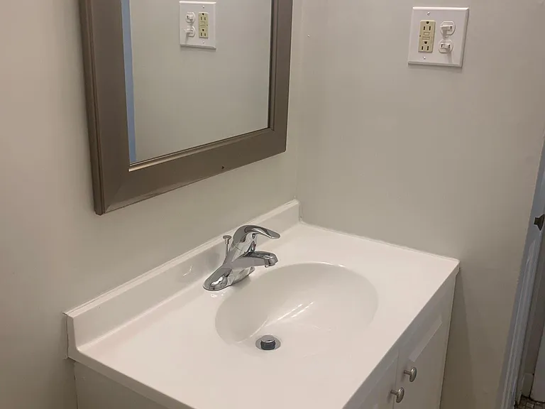 East End Apartments/Madison Apartments — Photo 15