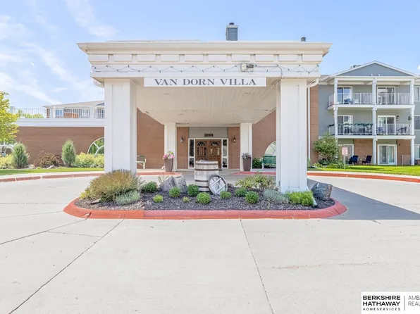 3001 S 51 Street Ct #455, Lincoln, NE 68506