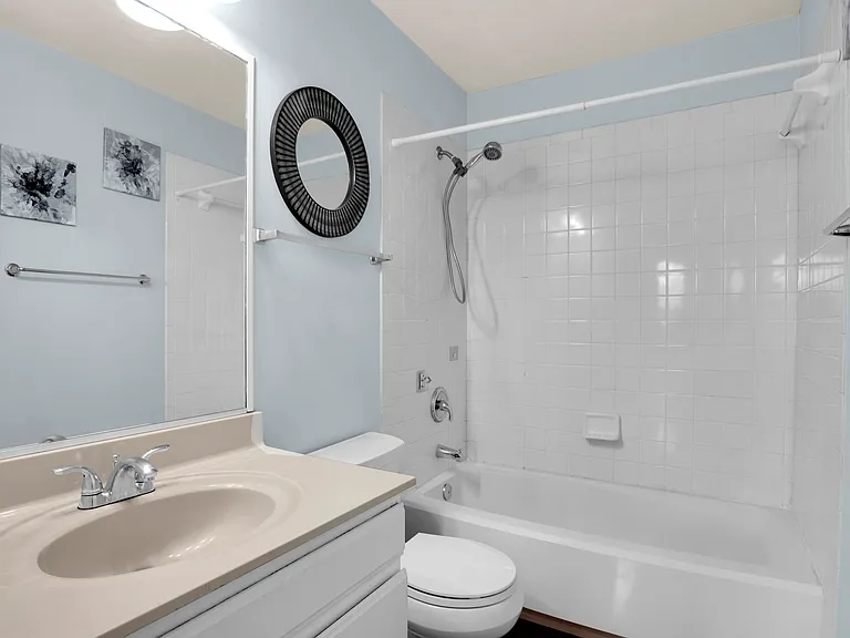 5256 Lake Victoria Arch — Photo 6
