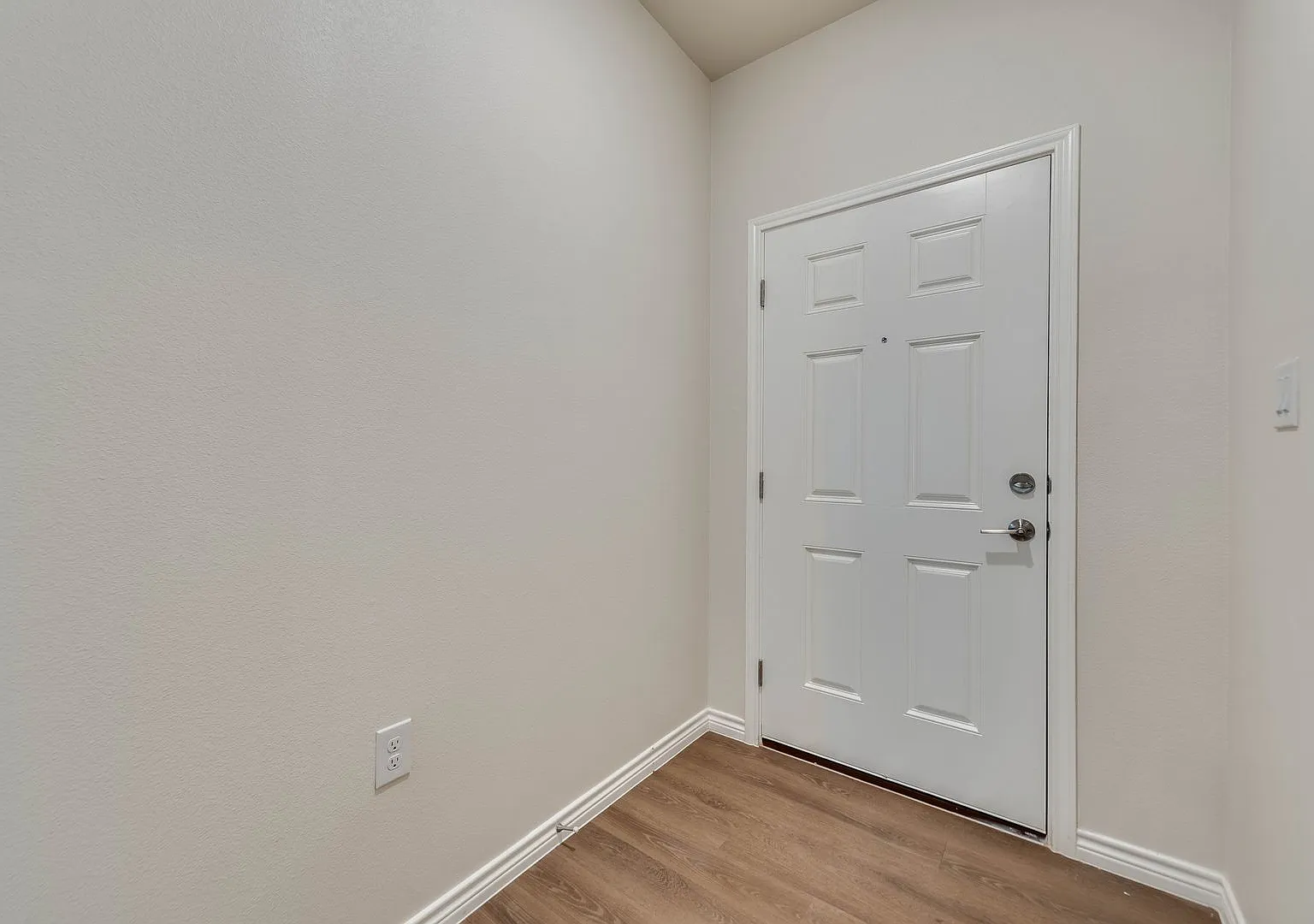 Limited-Time Move-In Special - $1,999 First Month Rent — Photo 3