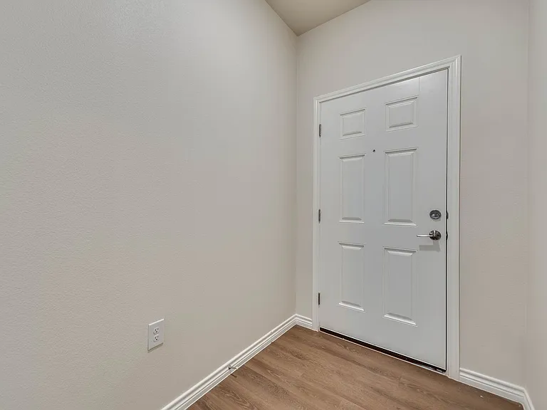 1325 Hogback Way — Photo 2