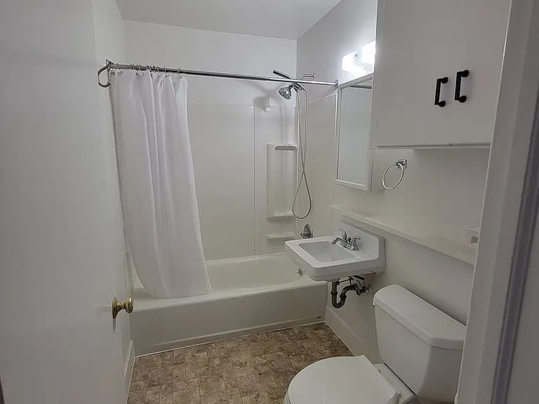 505 Sycamore St — Photo 12