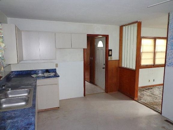 5th image of 1611 W 13th St