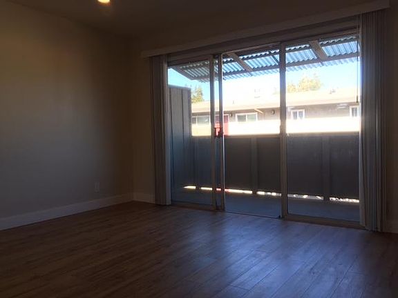 3rd image of 523 Stambaugh St APT E