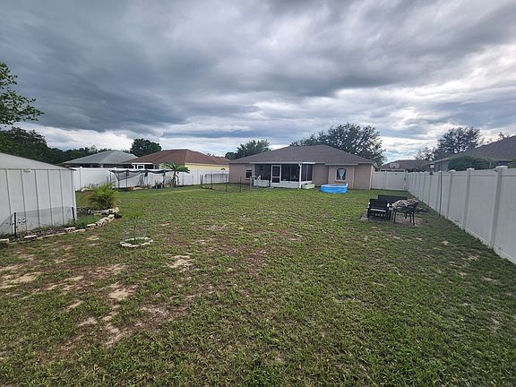 3rd image of 7973 Oak Run Cir
