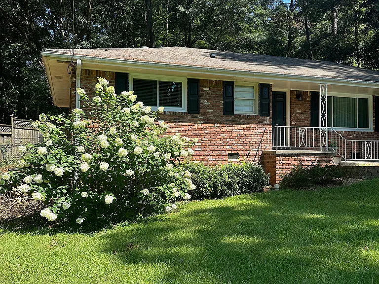 1088 N Druid Hills Cir — Photo 1