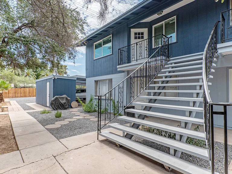 1133 S Farmer Ave #3 — Photo 15