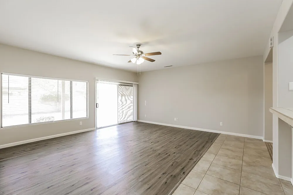 3 bed, 2.0 bath, 1597 sqft, $2,135 — Photo 4