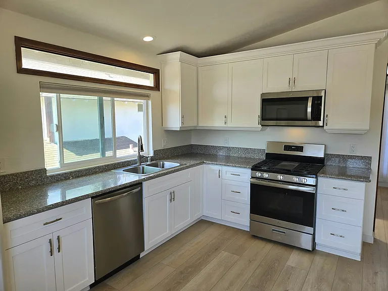 635 Fresca St — Photo 6