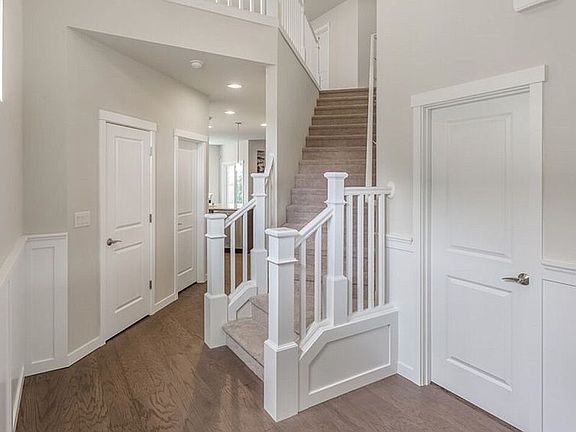 4th image of 13822 Parkview Dr E