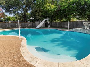 808 S Ridgeway Dr, Cleburne, TX 76033