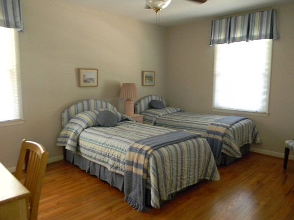 4th image of 710 Hammond Dr