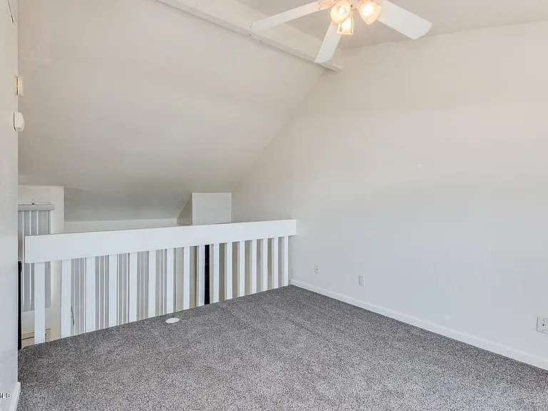 4240 N Longview Ave #6 — Photo 8