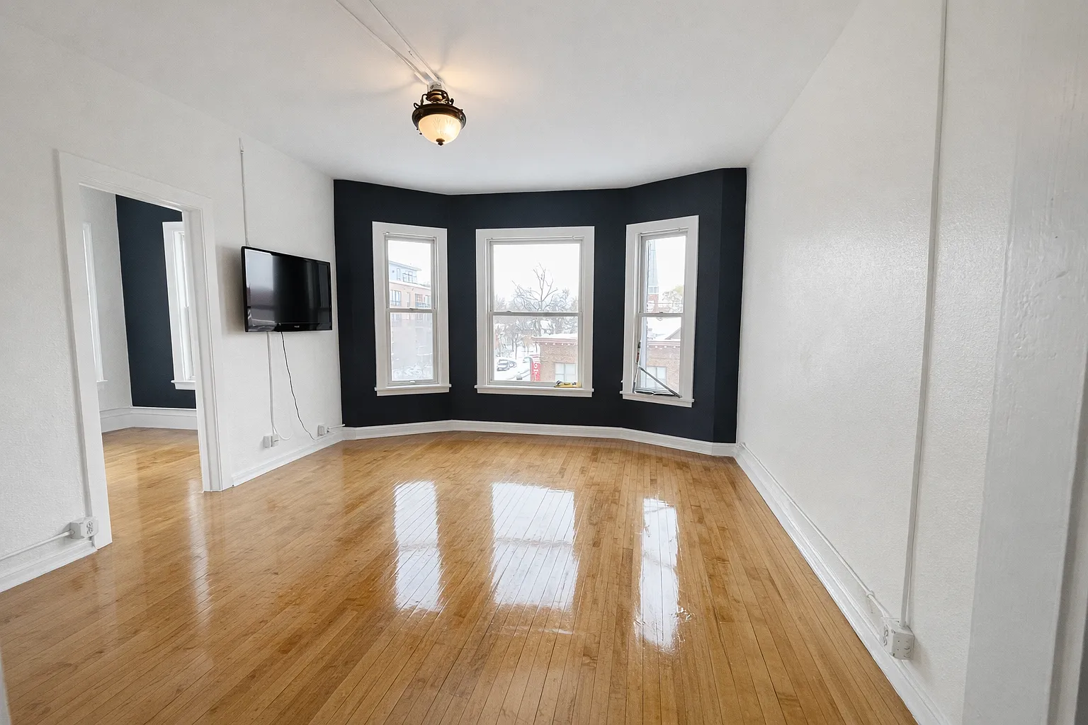 5 bed, $400 — Photo 2