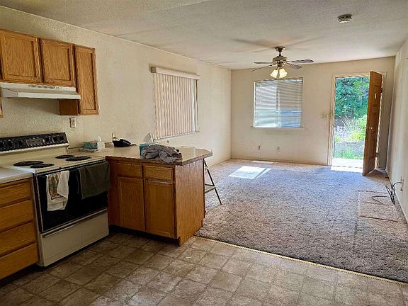 5th image of 272 Walnut St