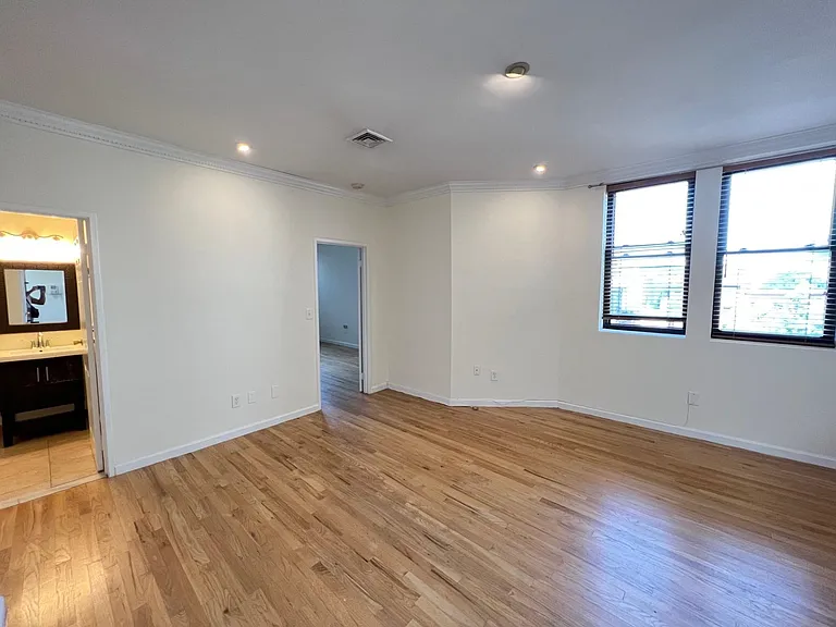 258 Barrow St #4C — Photo 3