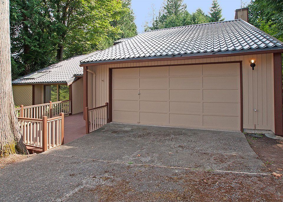 1st image of 18225 NE 102nd Ct