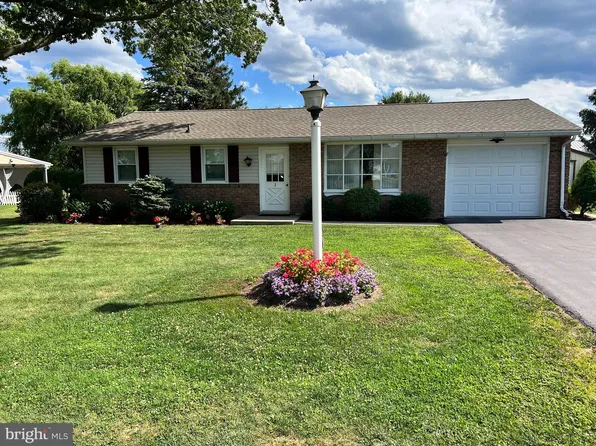 2 Colonial Ave, Myerstown, PA 17067