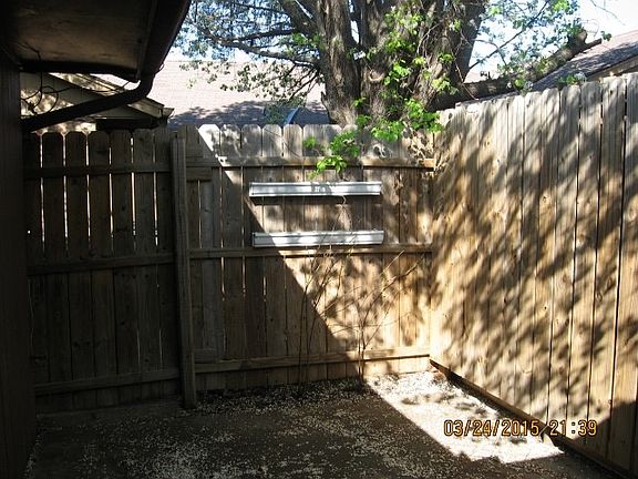 2nd image of 909 NE Tortoise Dr