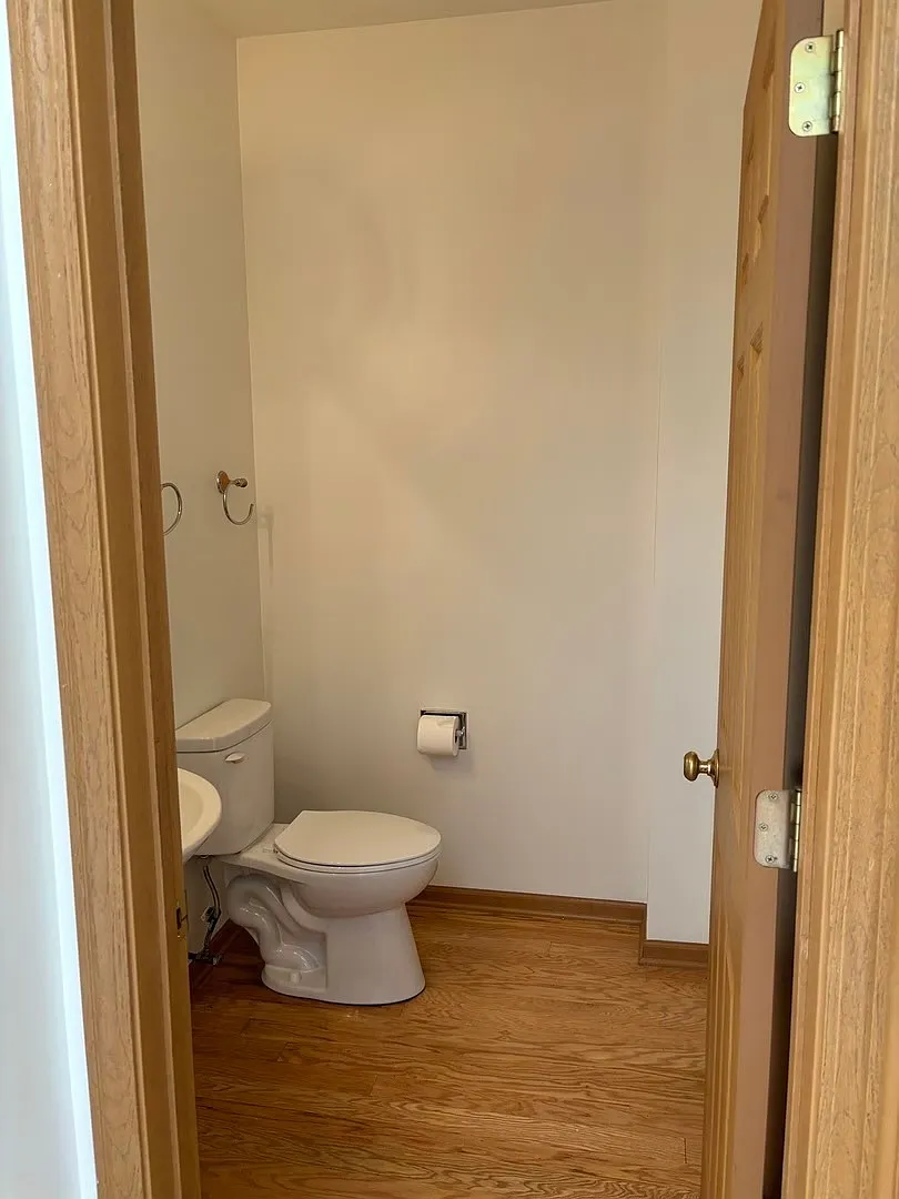 2 bed, 2.5 bath, 1348 sqft, $2,400 — Photo 4