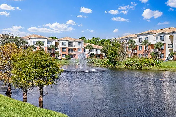 1 bed, 1.0 bath, 675 sqft, $2,000 — Photo 1