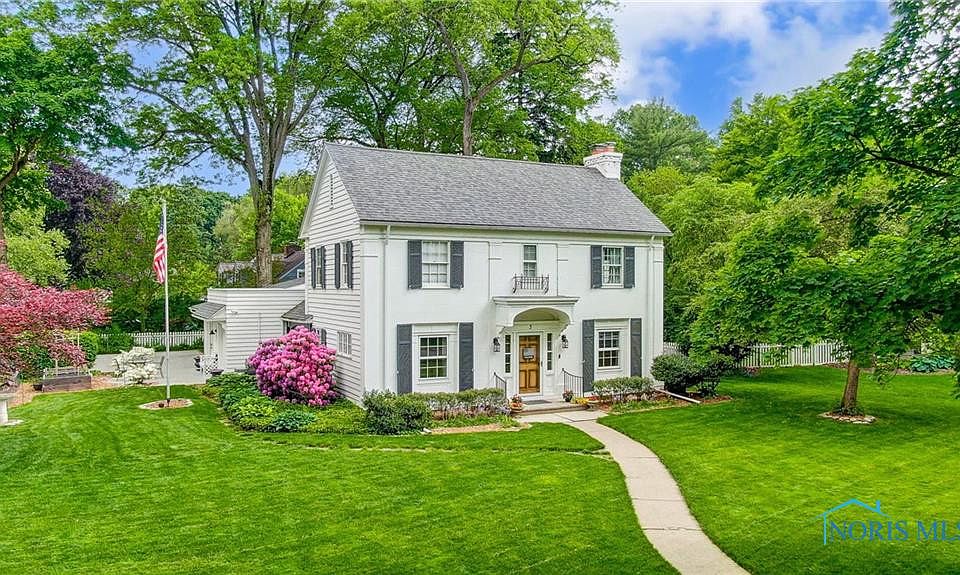 1st image of 3 Canterbury Ct