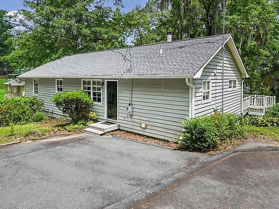 2nd image of 405 Lakeshore Dr
