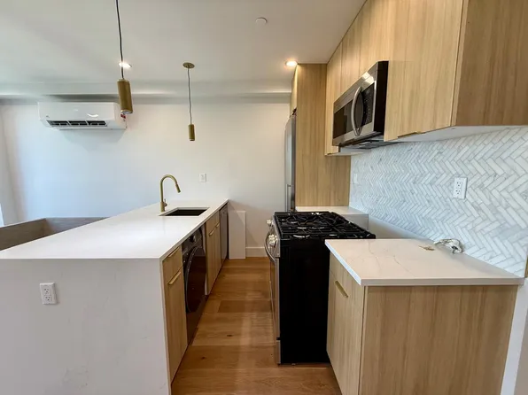 728 Prospect Place image 7 of 21