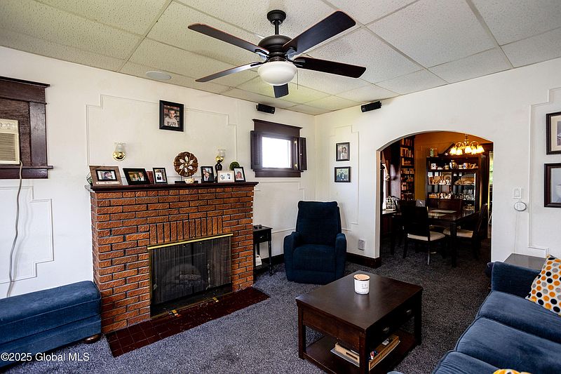 5th image of 43 Holmes Court