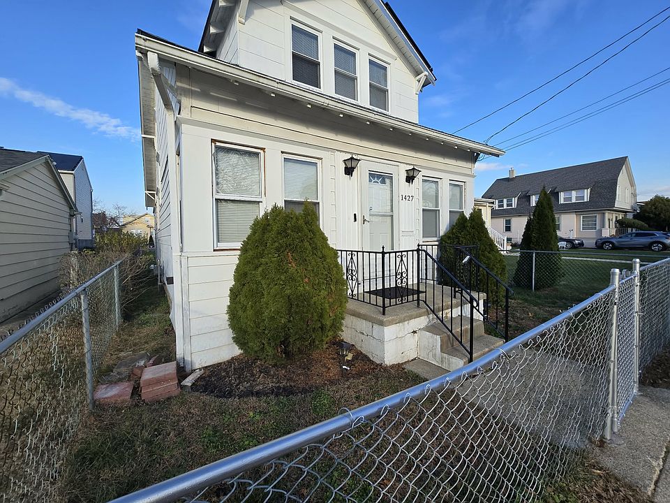 1st image of 1427 Emerson Ave #0