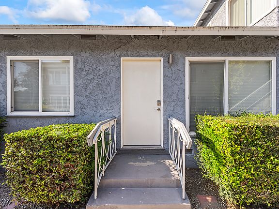 3rd image of 4388 Ventura Canyon Ave APT 2