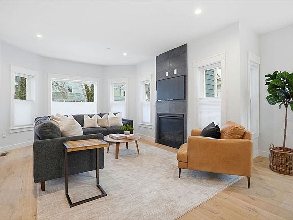 5th image of 82 Willow Ave #1