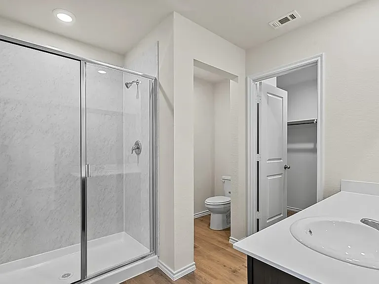 347 Boxwood Dr — Photo 15