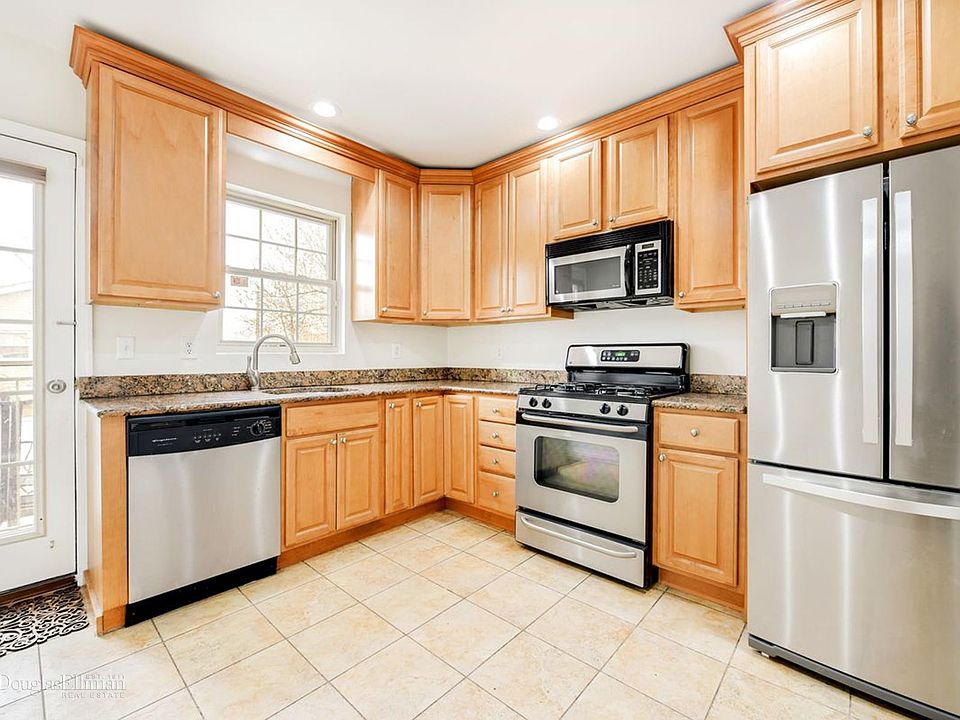 1st image of 35 Justin Ave