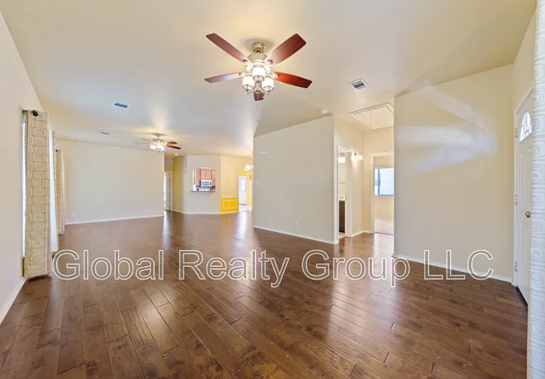 308 Rustic Trl — Photo 11
