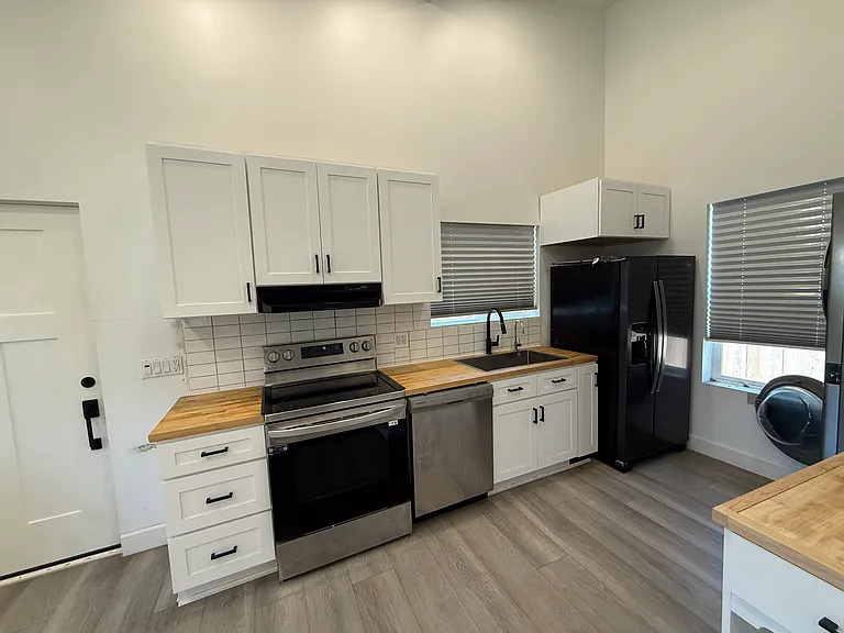 5827 Amaya Dr — Photo 3