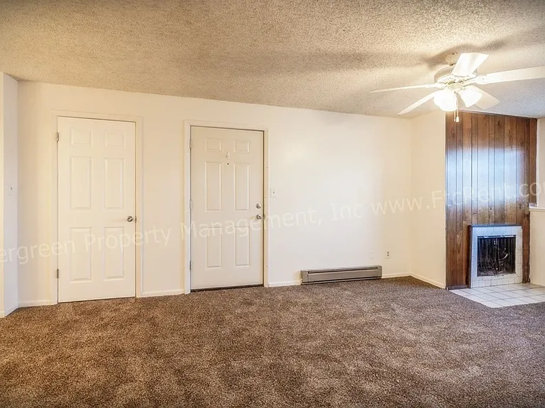 2034-2036 W Plum St — Photo 31