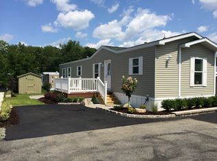 8 Makepeace Dr, Oak Ridge, NJ 07438