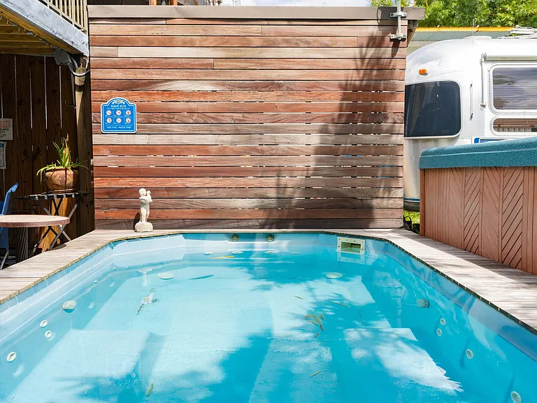 "Japoolzzi" Cocktail Pool and Hot Tub