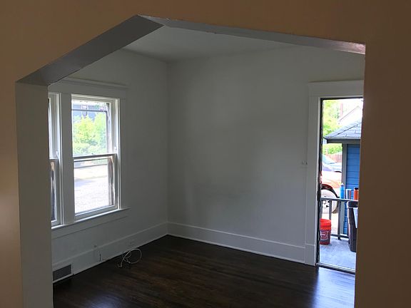 4th image of 99 Montrose Ave #3