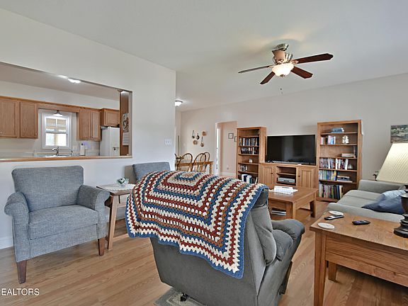 3rd image of 3654 Mountain Vista Rd