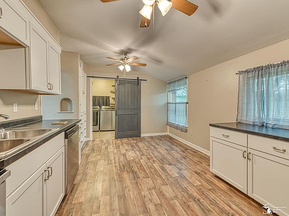 3rd image of 610 E Main St