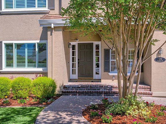 5th image of 1074 Foxhurst Way