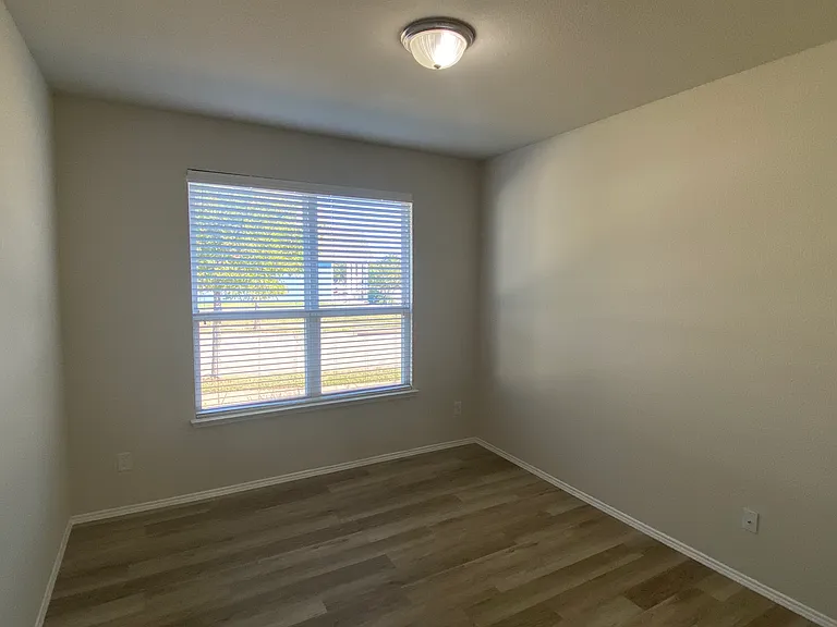9145 Blackstone Dr — Photo 21