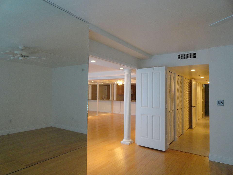 From Bayfront Bedroom looking to Hallway